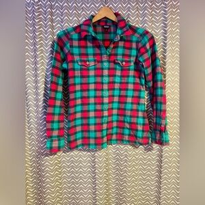 Patagonia | Women's Fjord Flannel Shirt in Potter: Portofino Pink; Size 2
